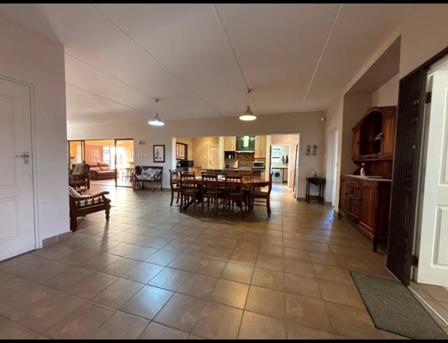 4 BEDROOM HOUSE FOR SALE IN DIAZ BEACH